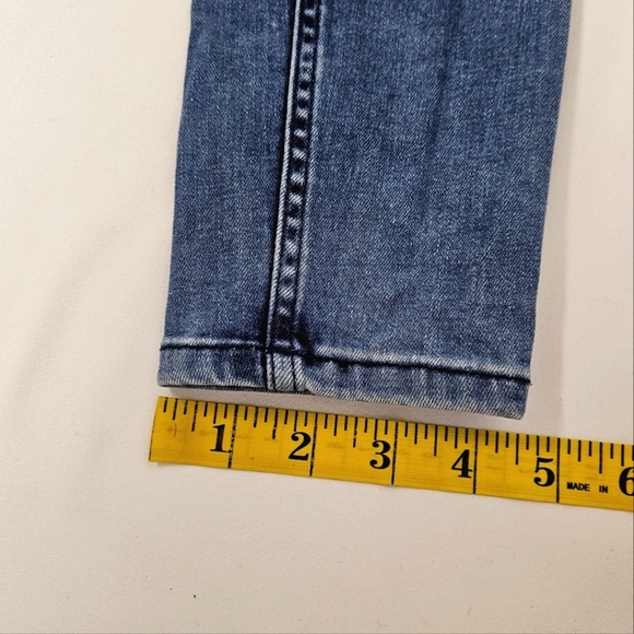 Free People Busted Knee Cropped Mid Rise Ankle Jeans in Stone Wash Sz 28 - Picture 9 of 9